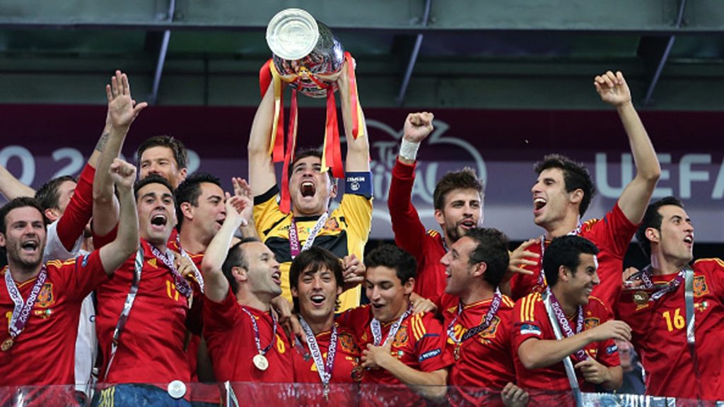 Đội tuyển Tây Ban Nha đứng thứ 2 với 2 lần vô địch giải đấu EURO
